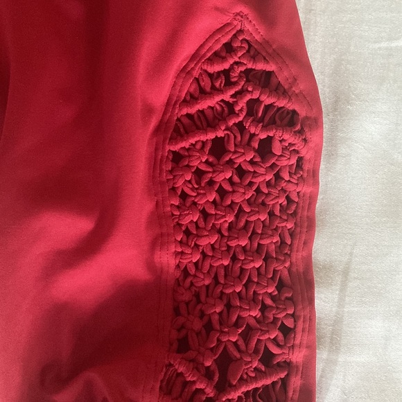 Carbon38 Sayang Macrame Legging in Red - Picture 7 of 9